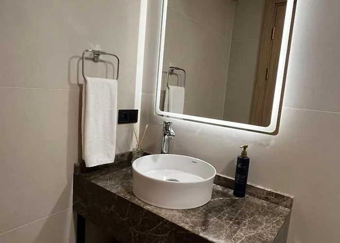 Venzi Ayayorgi-adult Only 15 *